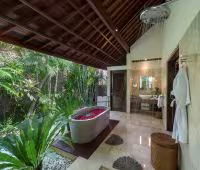 Villa Asta, Ensuite Bathroom
