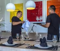 Villa Issi, Personal Service